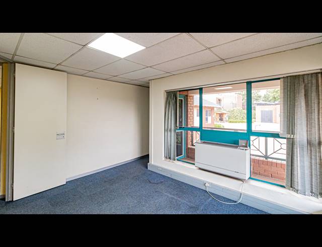 235M² OFFICE TO LET IN FERNDALE